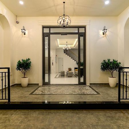 Cozrum Homes The Gallery Residence ホーチミン市 エクステリア 写真