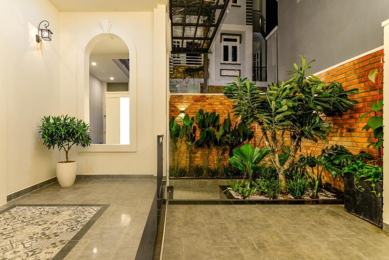Cozrum Homes The Gallery Residence ホーチミン市 エクステリア 写真