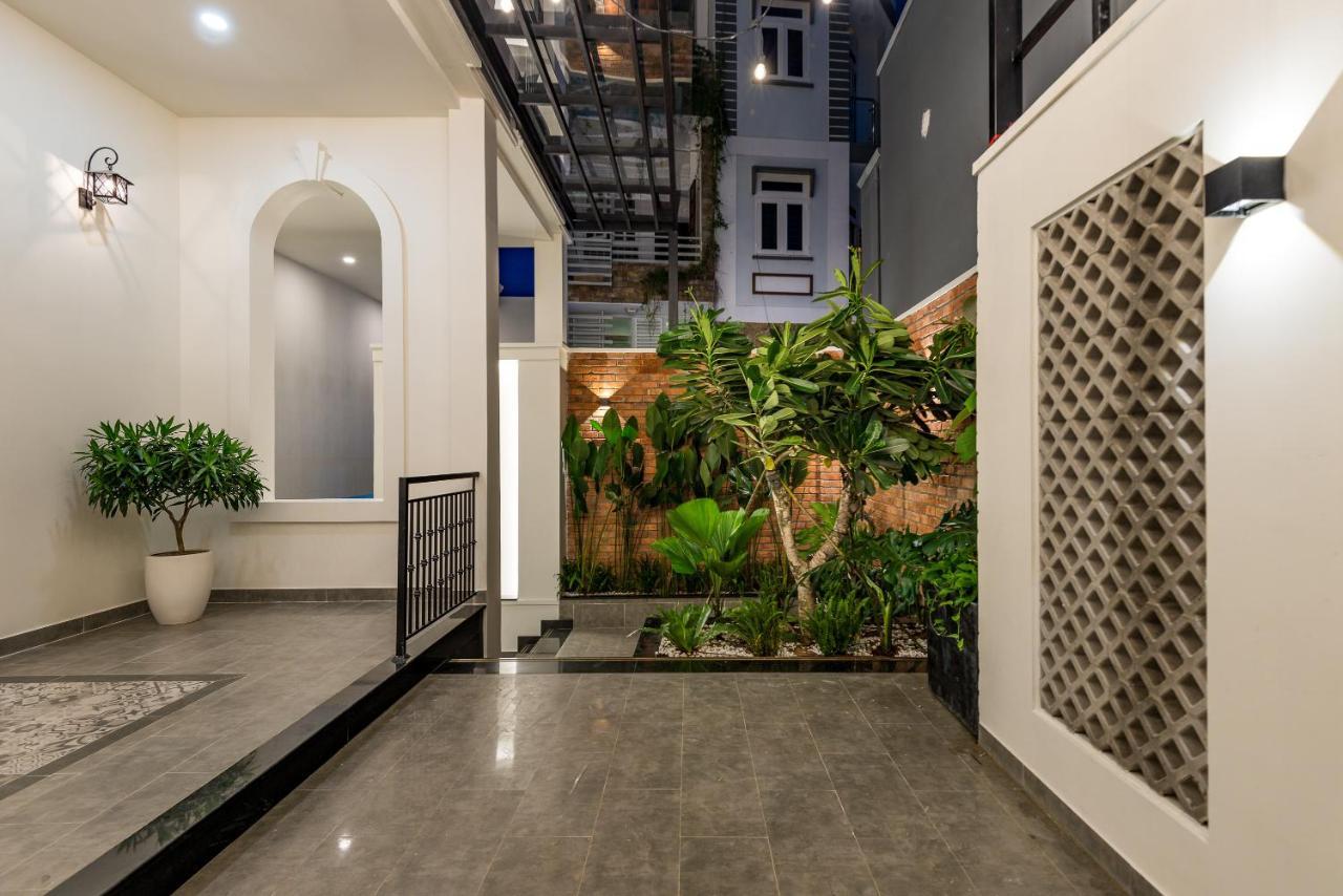 Cozrum Homes The Gallery Residence ホーチミン市 エクステリア 写真